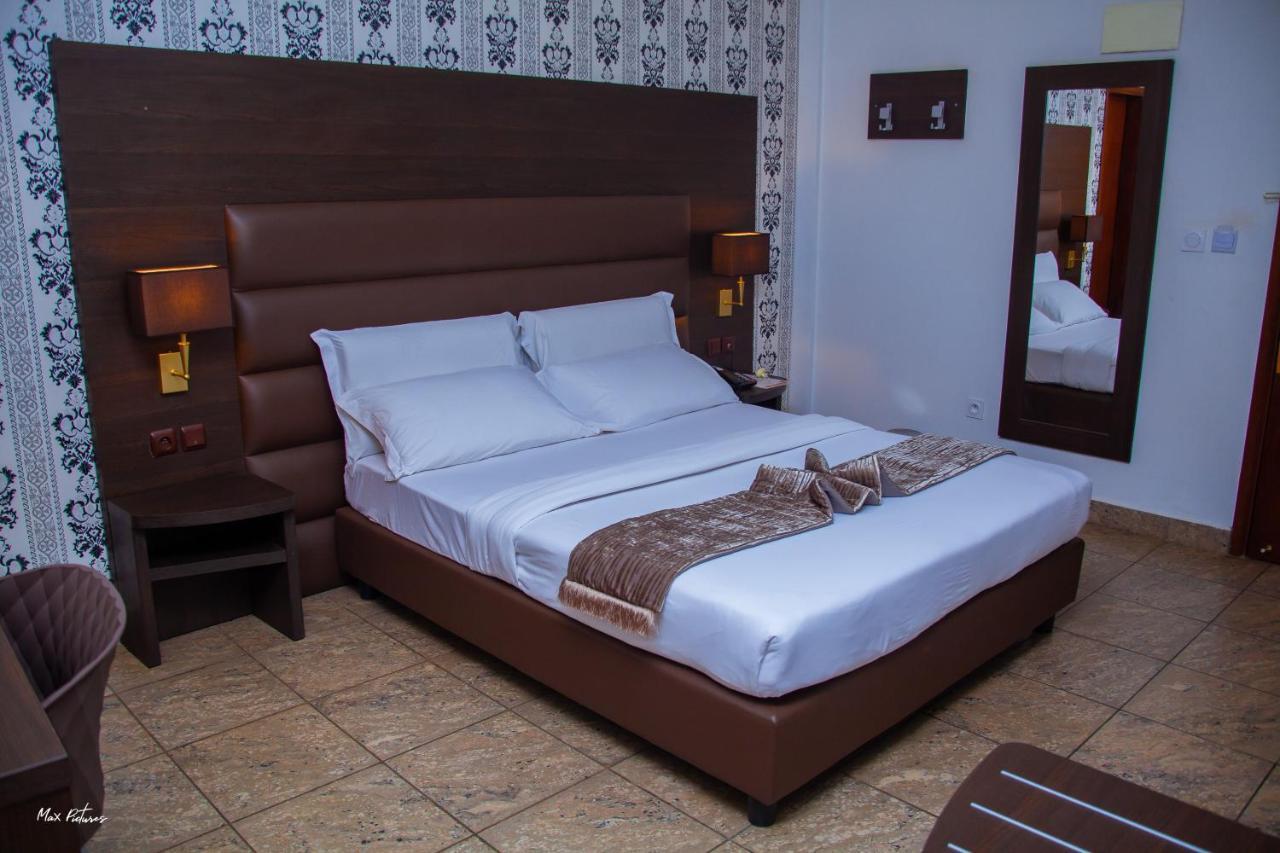 New Heaven Hotel Yaoundé Exterior foto