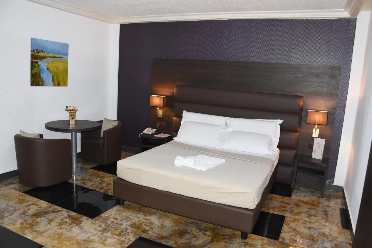 New Heaven Hotel Yaoundé Exterior foto
