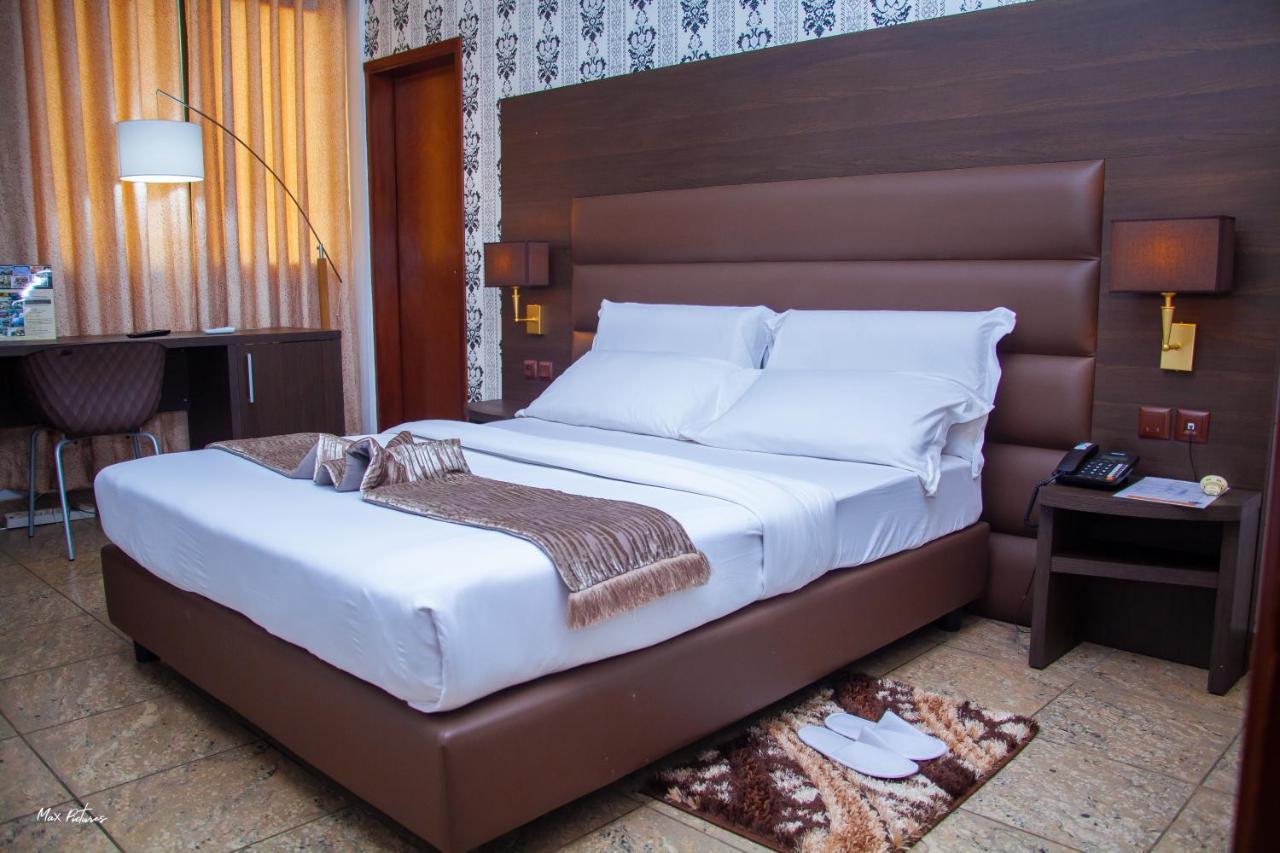 New Heaven Hotel Yaoundé Exterior foto